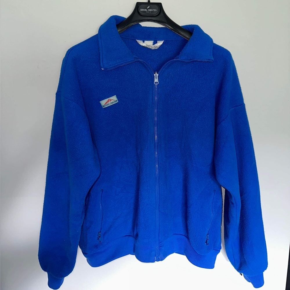 NOW AVAILABLE AT 2STIGO.THRIFT 🚨

VINTAGE SIERRA CASCADE FLEECE ZIP UP SWEATER